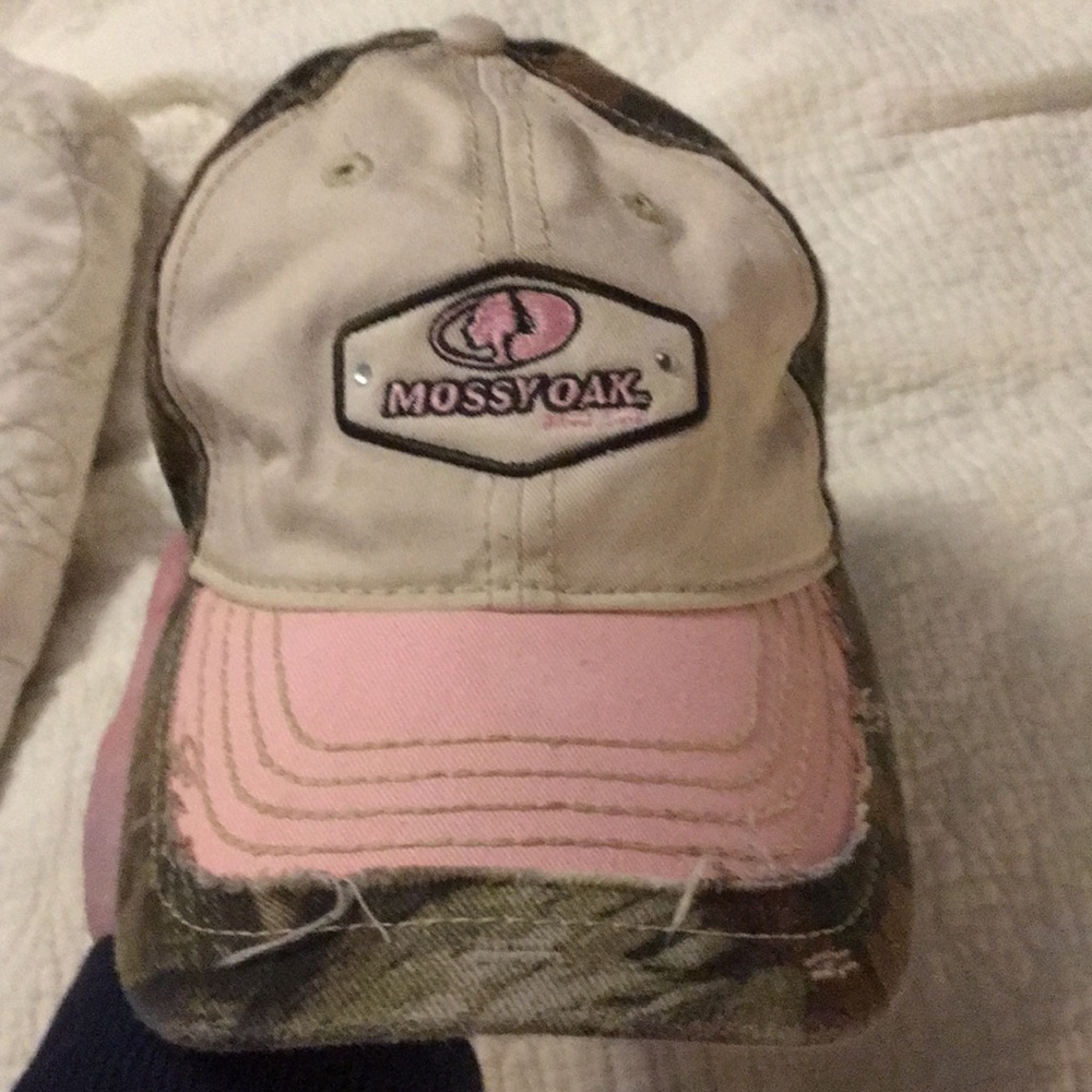 Mossy Oak pink & Camo hat